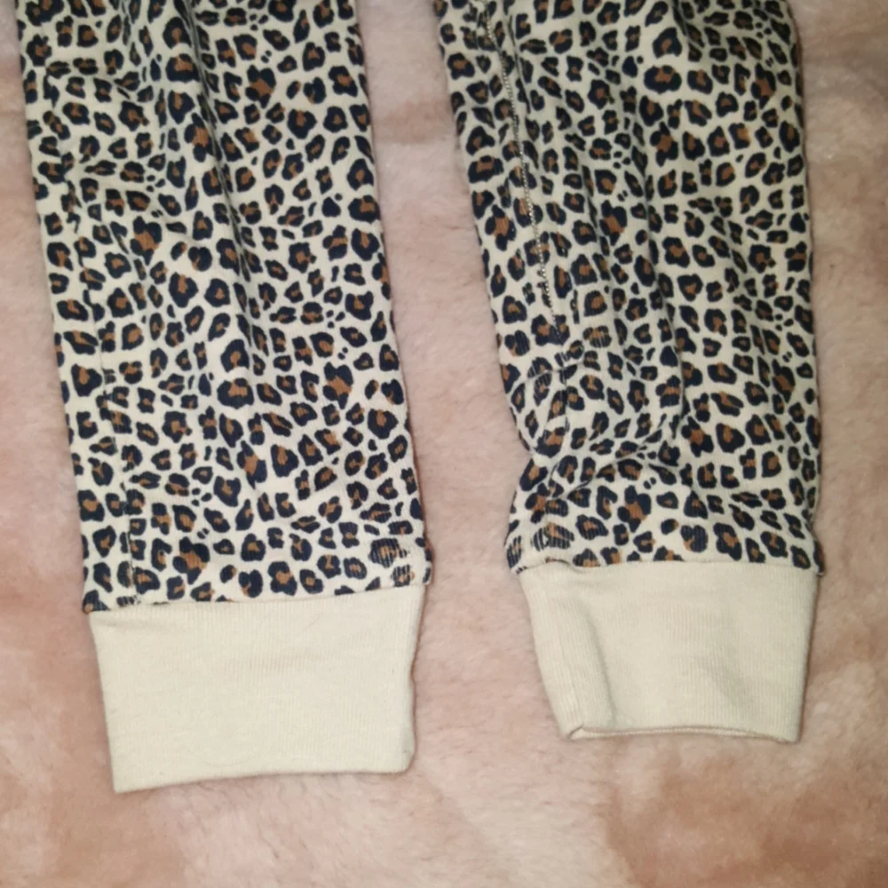 Baby Gap Leopard Print Ribbed Zip‎ Front Sleeper Pajamas 18-24 Months NEW